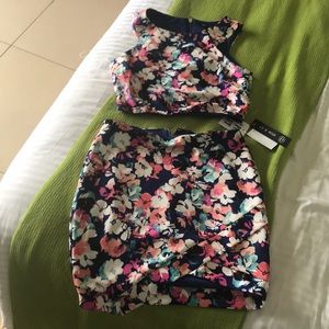 NWT two piece floral set